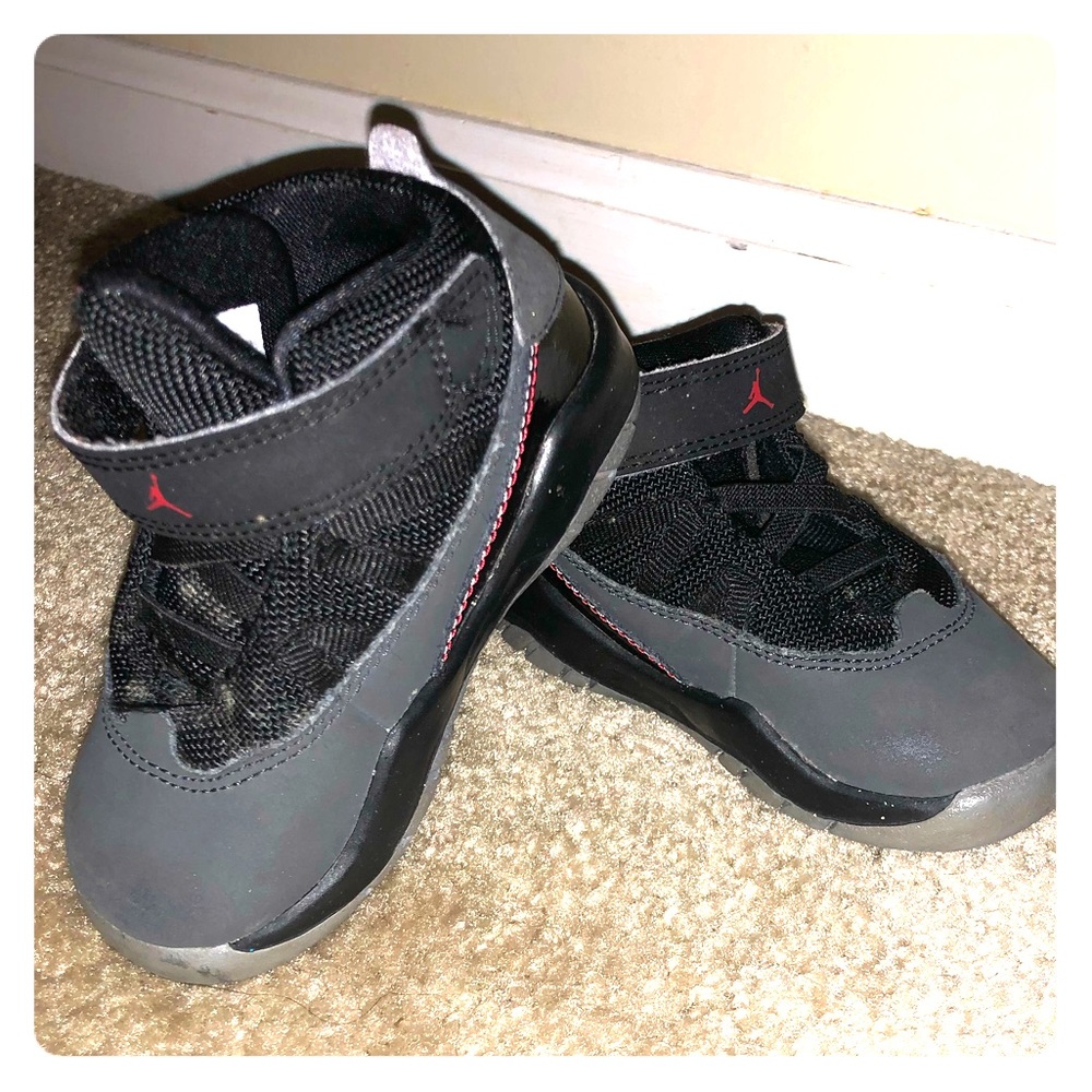 Toddler Jordans size 5